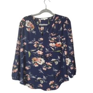 3/$25 Fun2Fun Kenmore Split Neck Blouse Navy floral (Stitch Fix) size Small NWOT